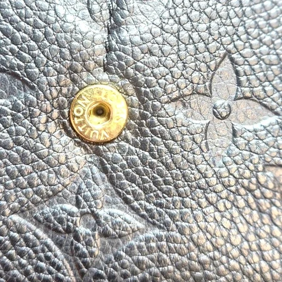 Authentic Louis Vuitton Sarah wallet - Picture 8 of 12